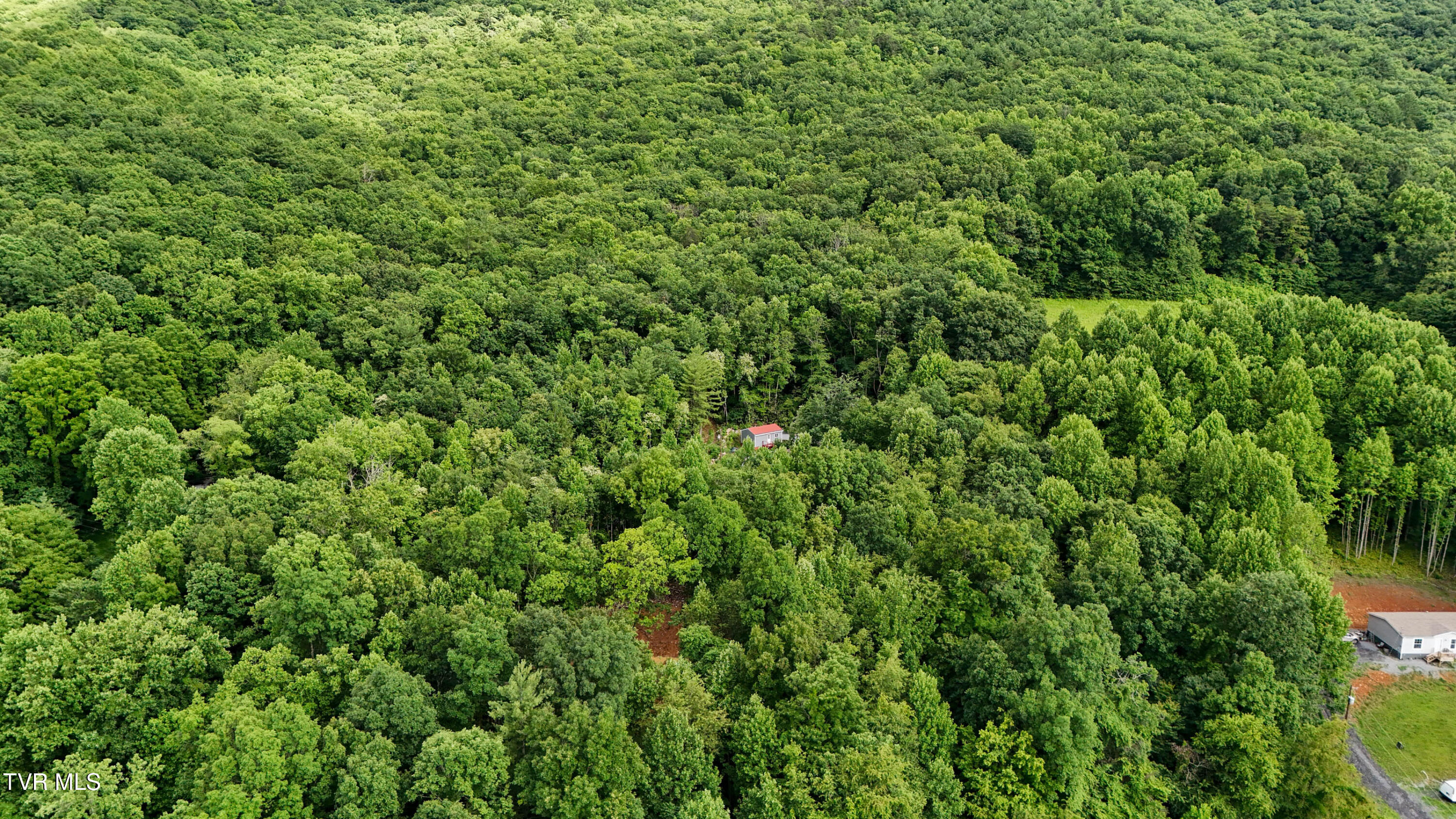 180 Bill Nave Loop, Unit 6 Elizabethton, TN 37643 - Photo 9 of 21 8-print-180 Bill Nave Loop Drone JF-9