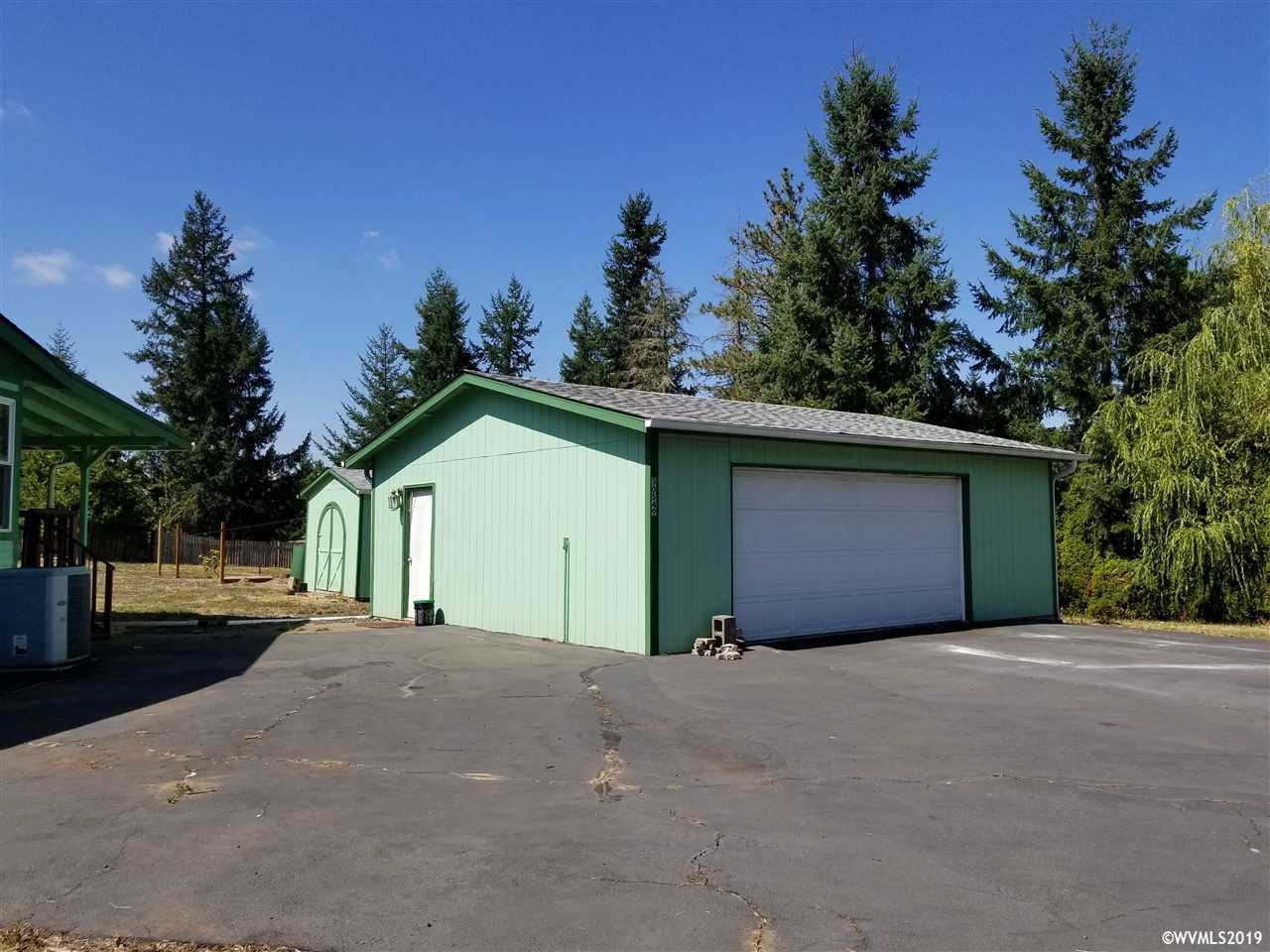 30549 Ridge Street Lebanon, OR 97355 - Photo 3 of 32 Gallery Image 3