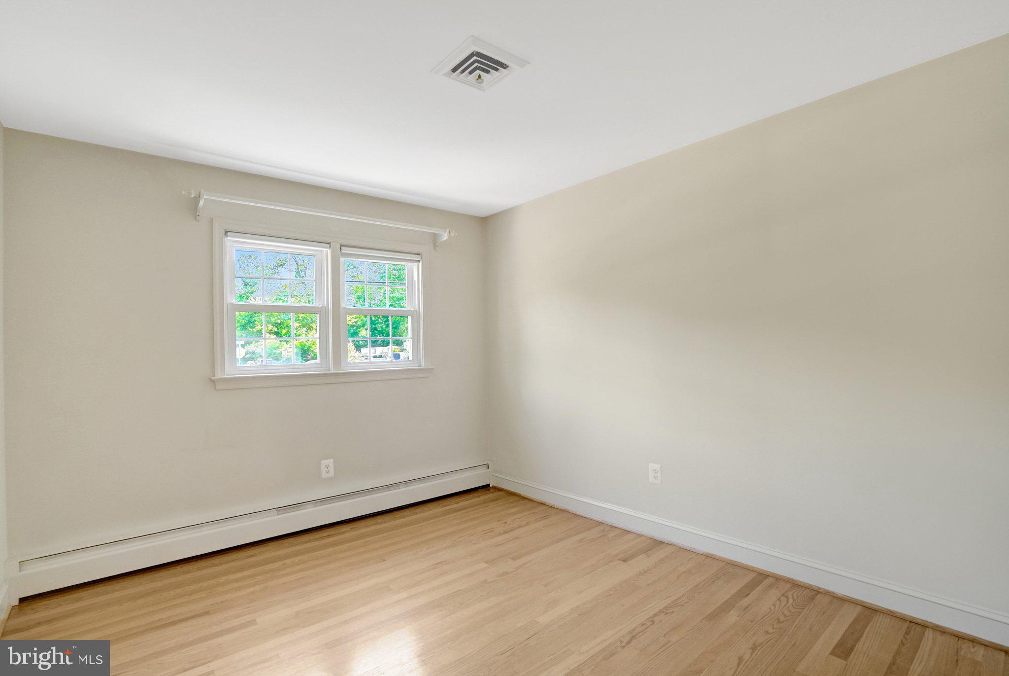 4409 Ferry Landing Road Alexandria, VA 22309 - Photo 38 of 68 Bedroom #1/upper level