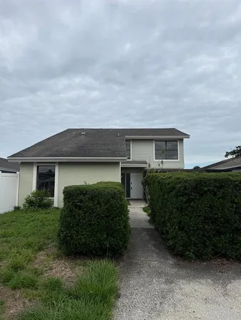 $2,600 | 5104 Springwater Court, Tampa, FL 33624