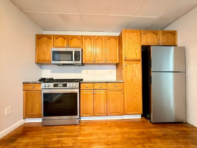 $2,100 | 3 Allen Street, Unit 6, Worcester, MA 01610