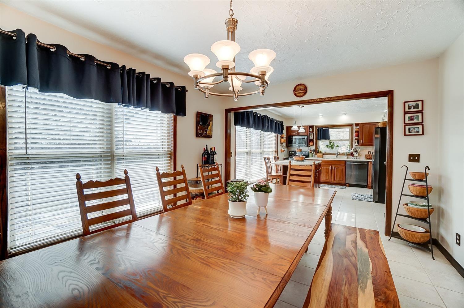 6231 Daleview Road Cincinnati, OH 45247 - Photo 7 of 28