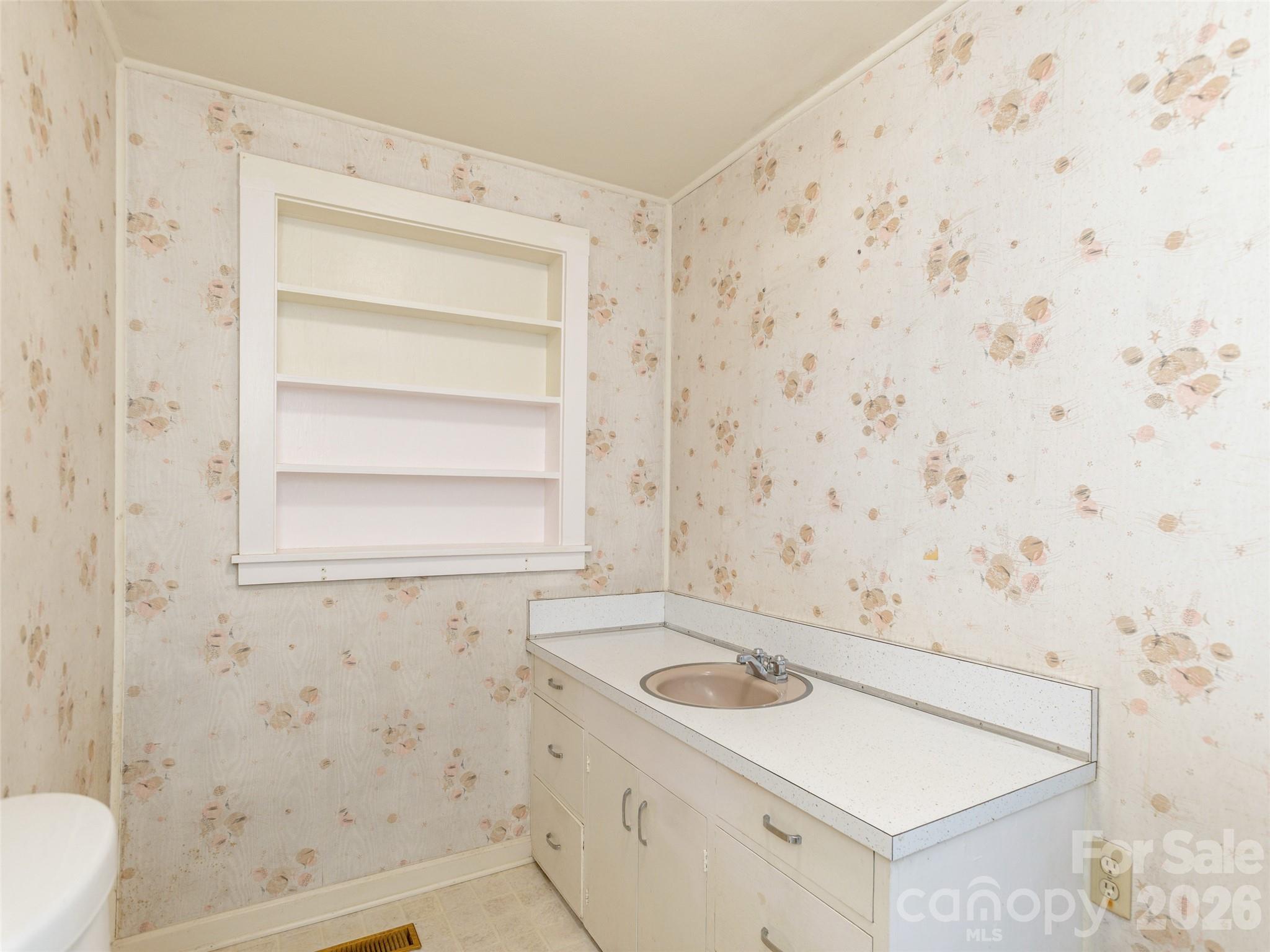 34 Lockhart Road Tryon, NC 28782 - Photo 11 of 48