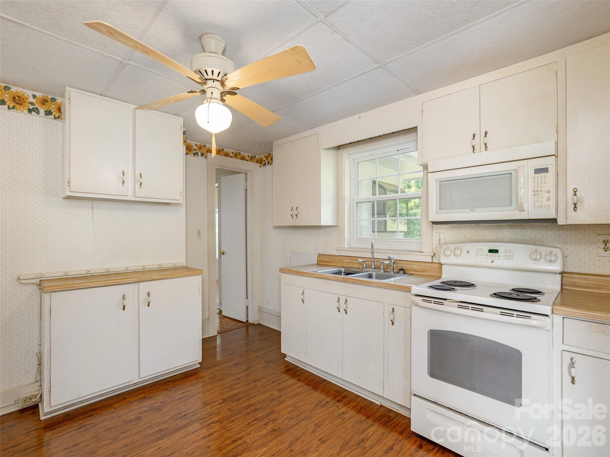 34 Lockhart Road Tryon, NC 28782 - Photo 12 of 48