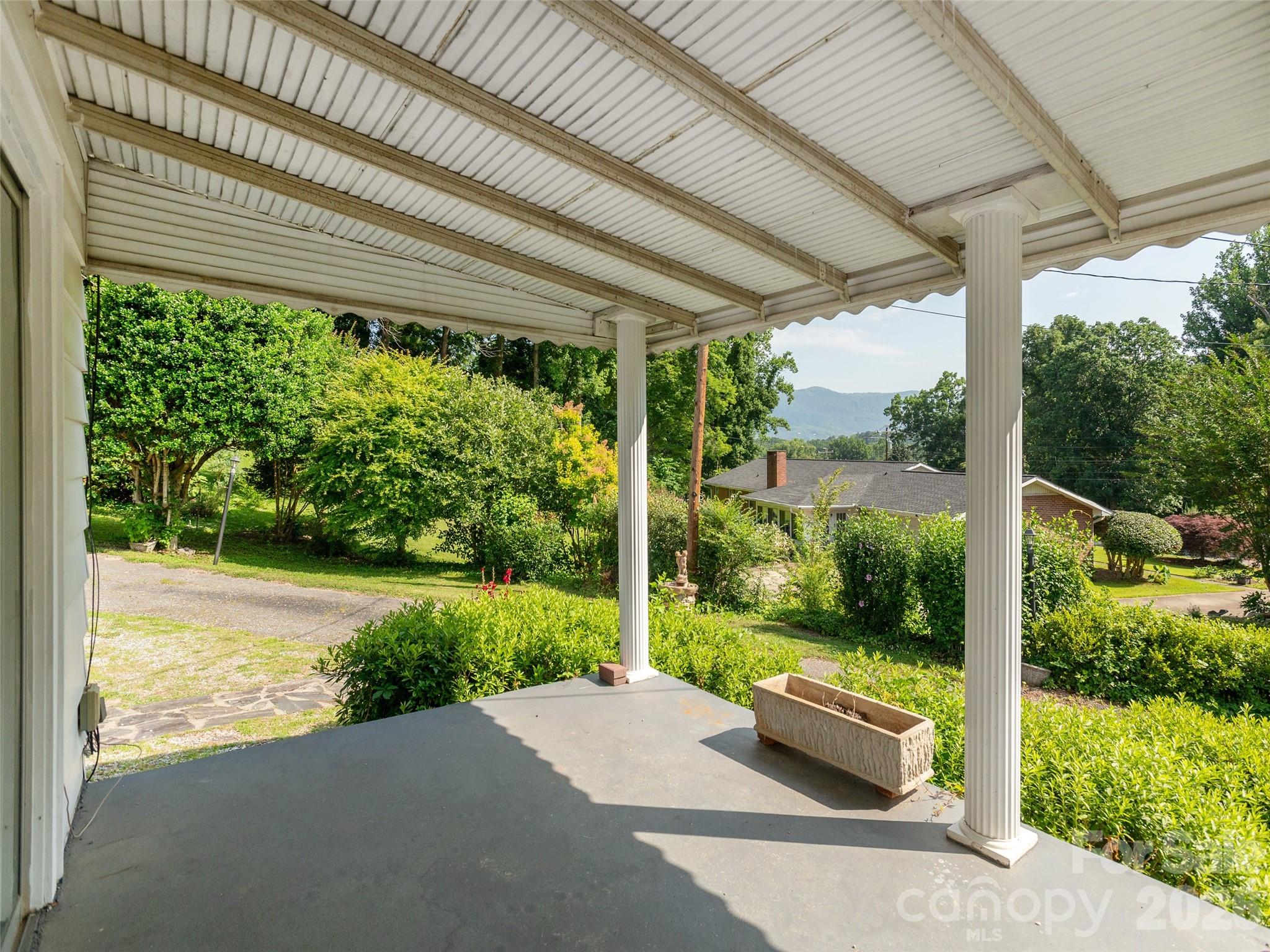 34 Lockhart Road Tryon, NC 28782 - Photo 7 of 48