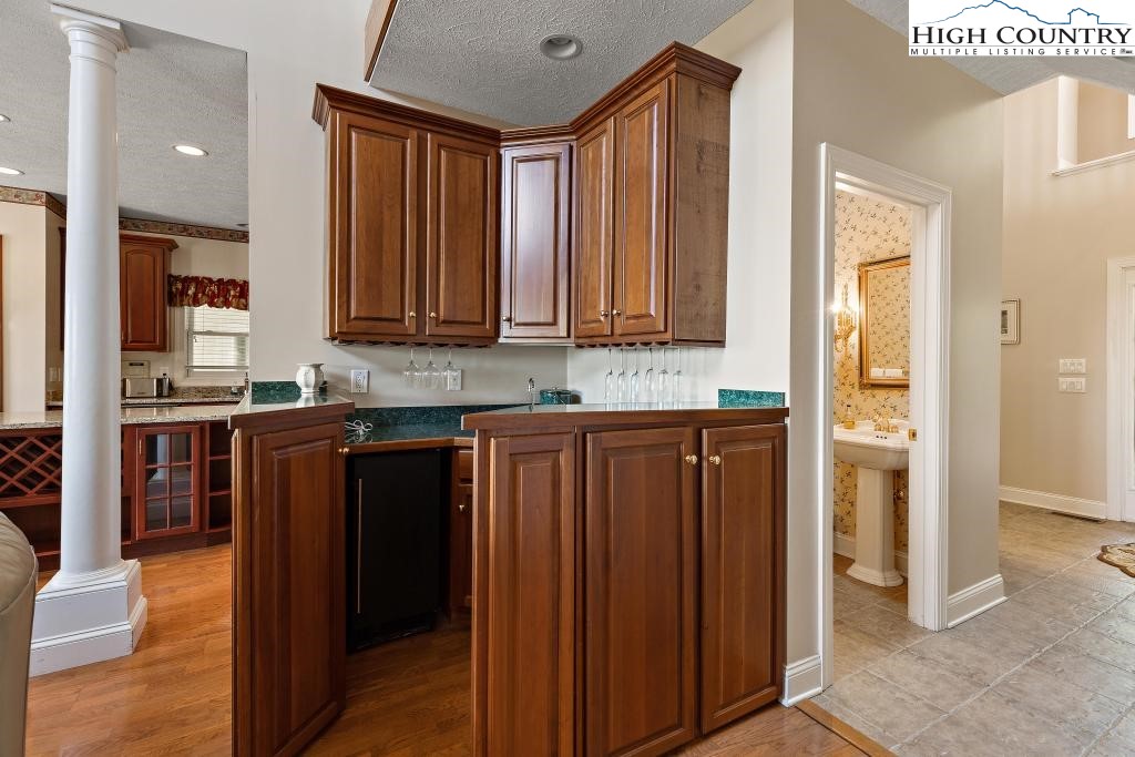 302 North Pinnacle Ridge Road Beech Mountain, NC 28604 - Photo 13 of 44 Gallery Image 13