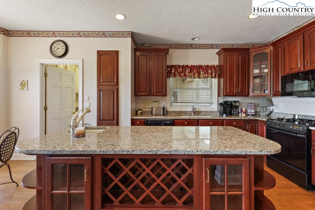 302 North Pinnacle Ridge Road Beech Mountain, NC 28604 - Photo 15 of 44 Gallery Image 15