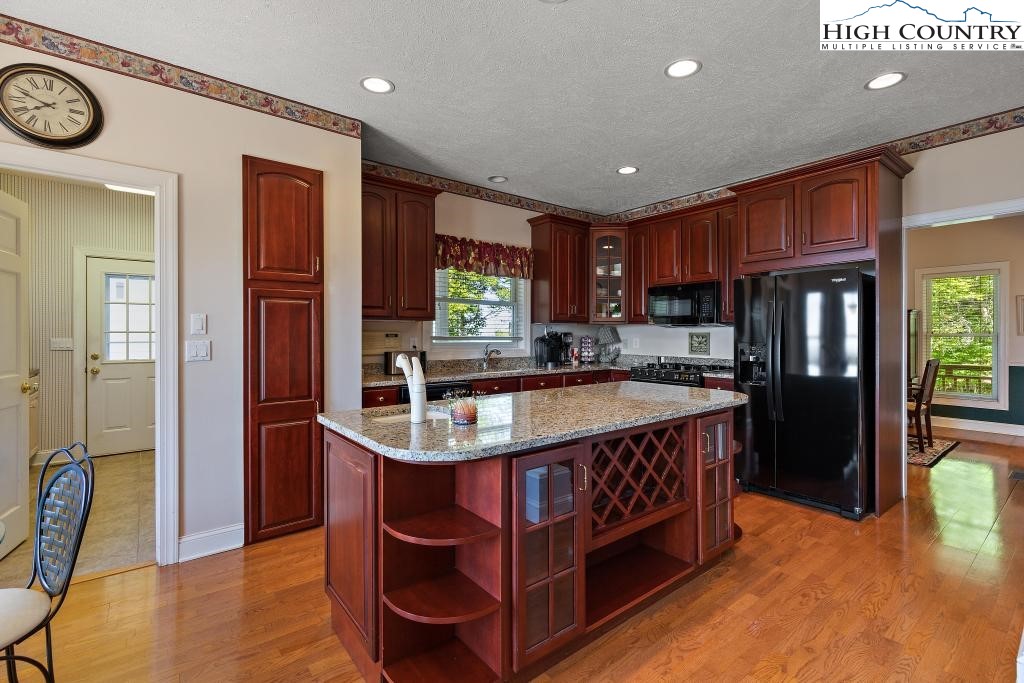 302 North Pinnacle Ridge Road Beech Mountain, NC 28604 - Photo 16 of 44 Gallery Image 16