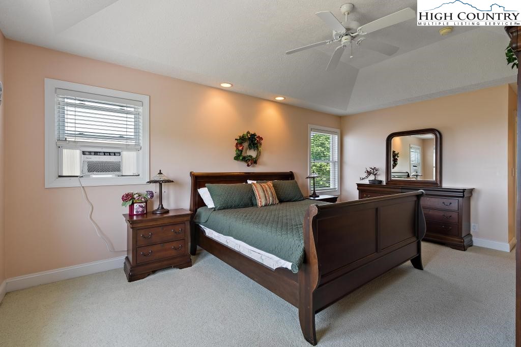 302 North Pinnacle Ridge Road Beech Mountain, NC 28604 - Photo 31 of 44 Gallery Image 31