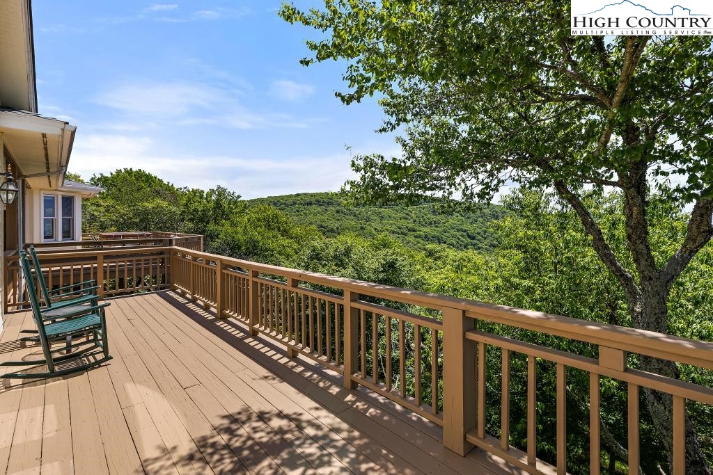 302 North Pinnacle Ridge Road Beech Mountain, NC 28604 - Photo 8 of 44 Gallery Image 8