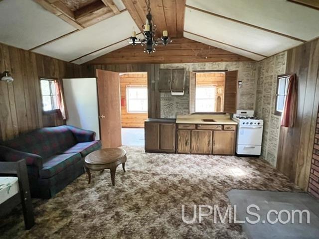 W8001 East Cataline Road Pembine, WI 54156 - Photo 9 of 27