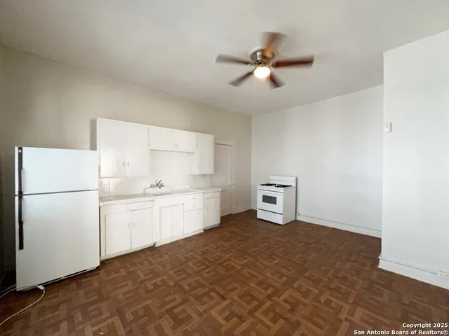 $725 | 319 Army Boulevard, Unit 3, San Antonio, TX 78215