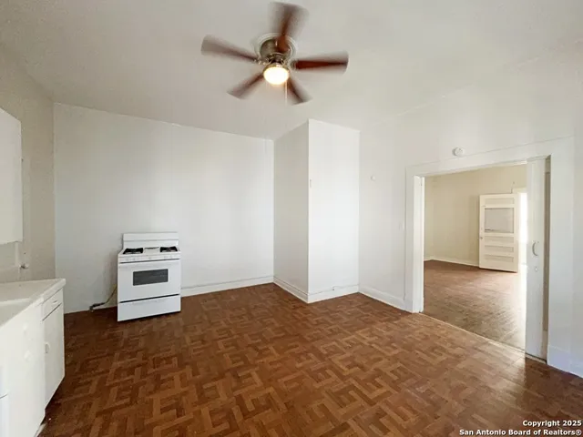 $725 | 319 Army Boulevard, Unit 3, San Antonio, TX 78215