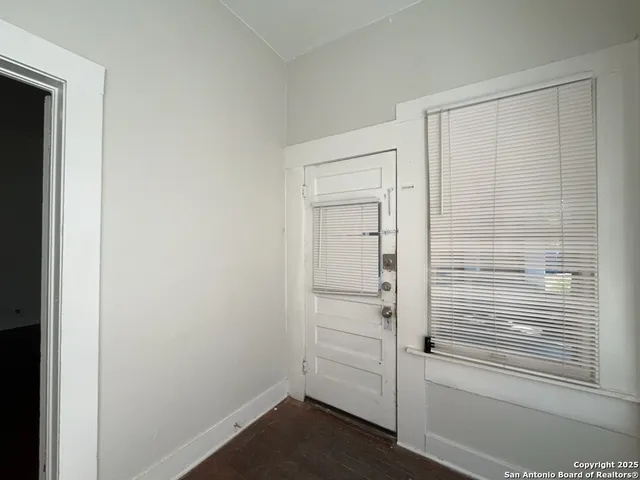 $725 | 319 Army Boulevard, Unit 3, San Antonio, TX 78215