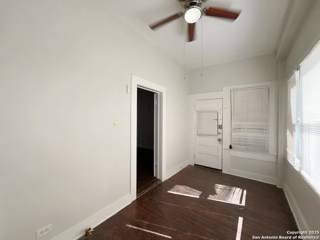 $725 | 319 Army Boulevard, Unit 3, San Antonio, TX 78215