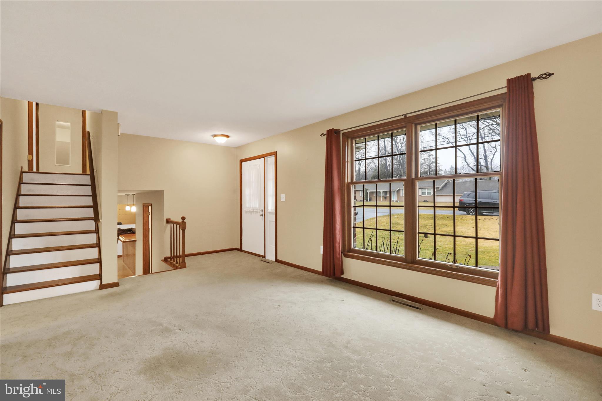 2476 Wilson Street Reading, PA 19605 - Photo 2 of 38 Living Room