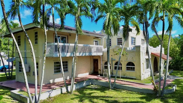 $1,590,000 | 511 Northeast 119th Street, Biscayne Park, FL 33161