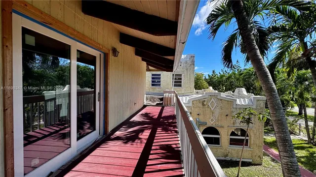 $1,590,000 | 511 Northeast 119th Street, Biscayne Park, FL 33161