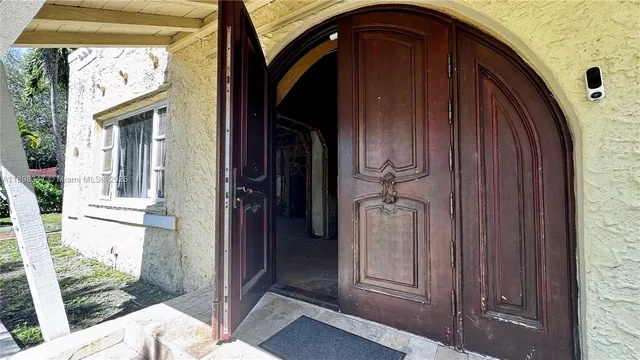 $1,590,000 | 511 Northeast 119th Street, Biscayne Park, FL 33161