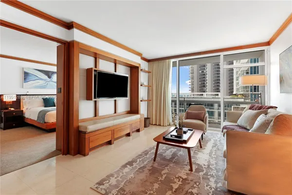 $4,500 | 6801 Collins Avenue, Unit 711 710, Miami Beach, FL 33141