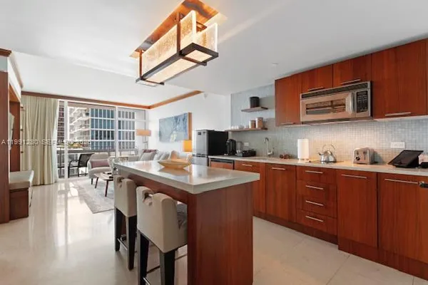 $4,500 | 6801 Collins Avenue, Unit 711 710, Miami Beach, FL 33141