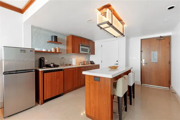 $4,500 | 6801 Collins Avenue, Unit 711 710, Miami Beach, FL 33141