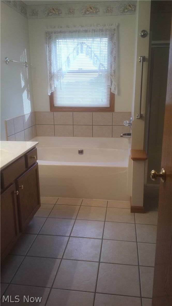 4237 East Calla Road New Middletown, OH 44442 - Photo 17 of 21 Gallery Image 17