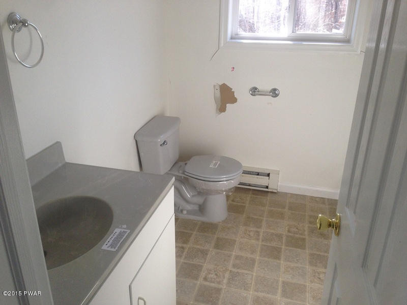 3418 Lancaster Drive Bushkill, PA 18324 - Photo 10 of 10