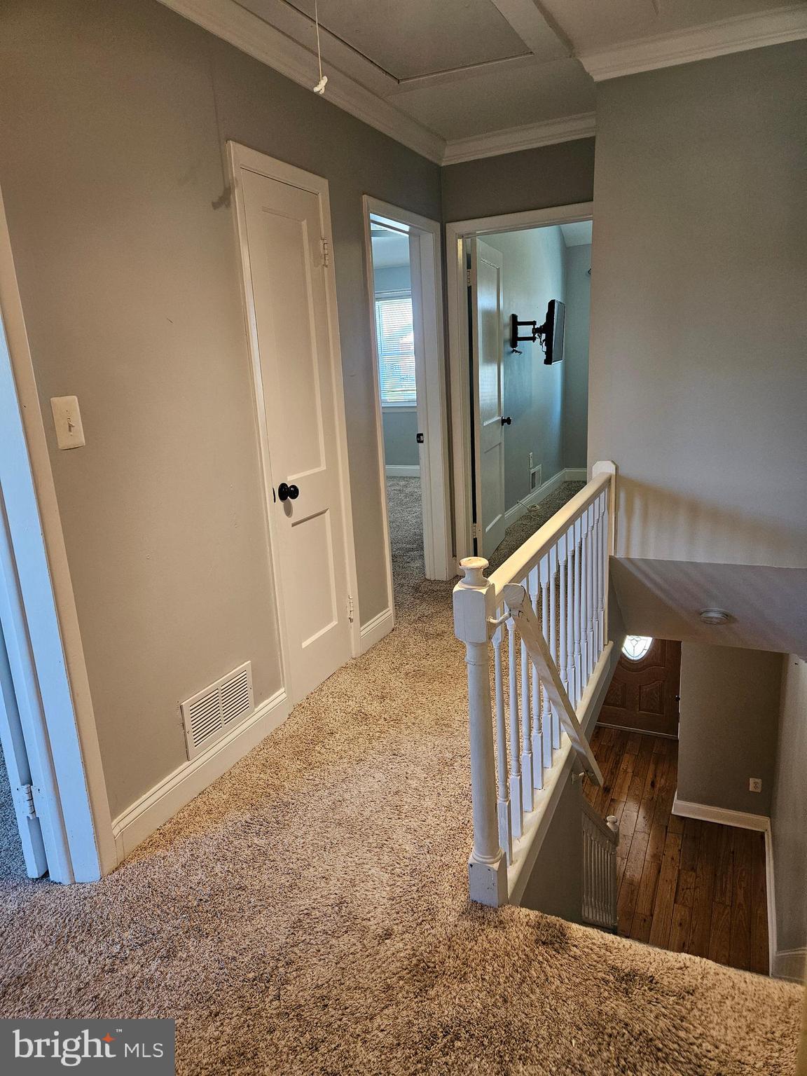 2082 Jasmine Road Baltimore, MD 21222 - Photo 15 of 29 Upper-level hallway