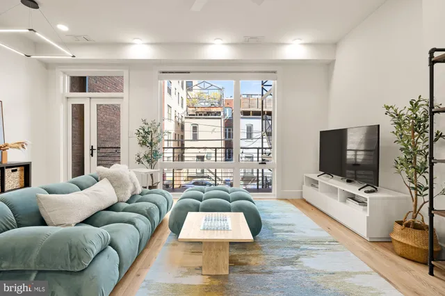 $1,229,000 | 1729 T Street Northwest, Unit 4, Washington, DC 20009