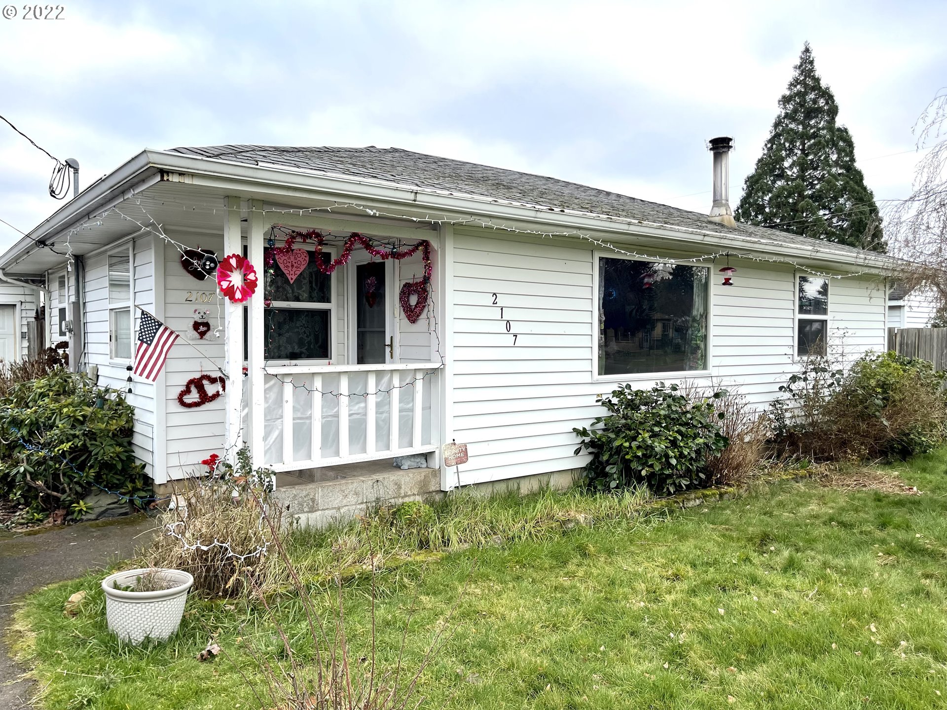 2107 Devos Street Eugene, OR 97402 - Photo 2 of 14 Gallery Image 2