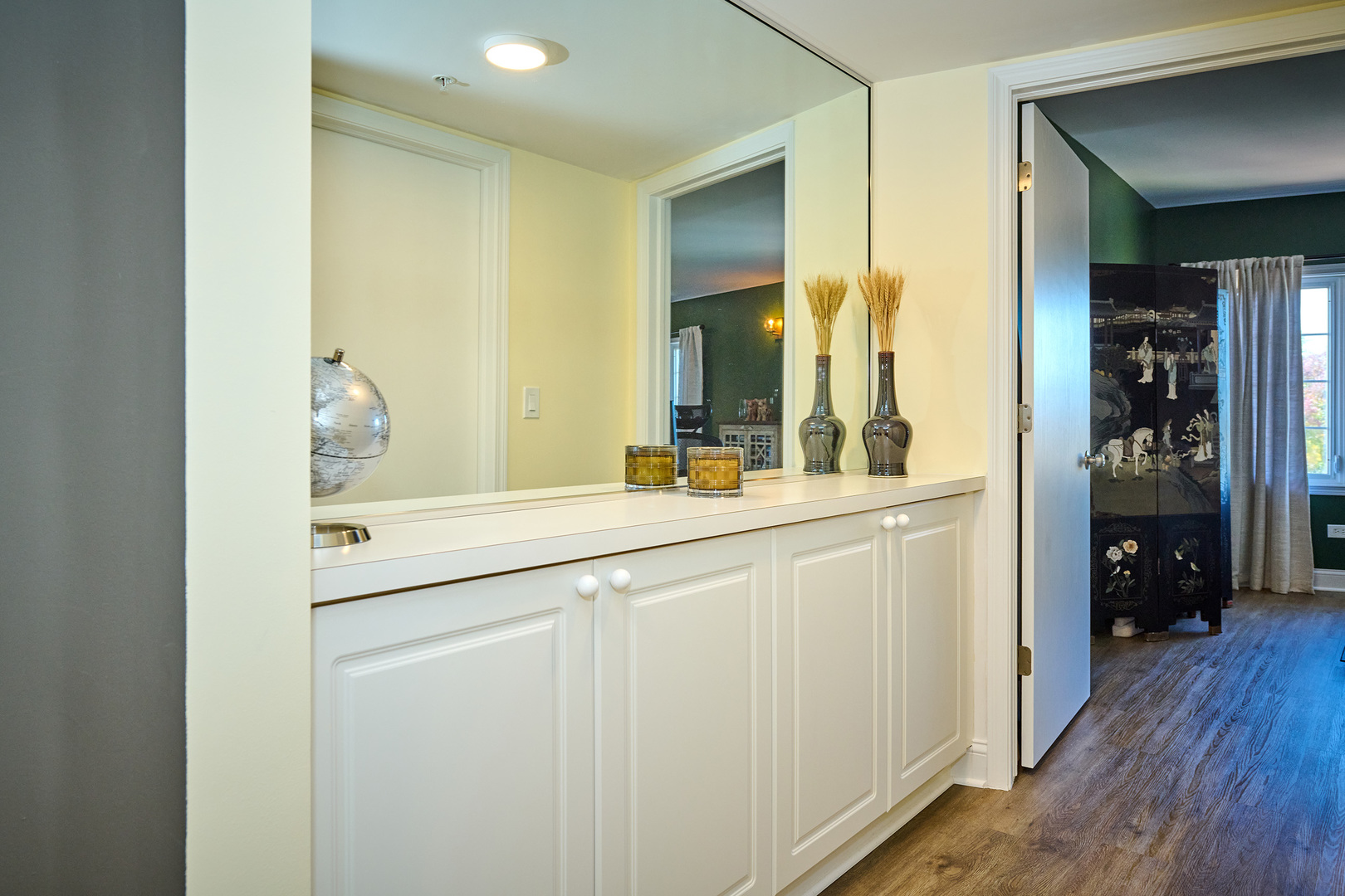 740 Creekside Drive, Unit 510 Mount Prospect, IL 60056 - Photo 31 of 48 a bathroom with a sink and a mirror