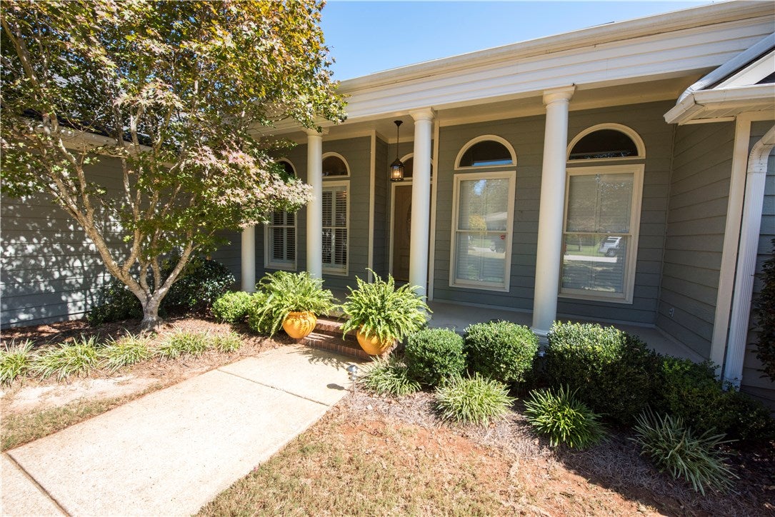 2013 Rocky Brook Road Opelika, AL 36801 - Photo 2 of 21 Gallery Image 2