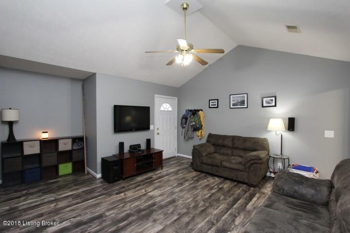 5107 Ridgeview Drive Lawrenceburg, KY 40342 - Photo 6 of 29 IMG_0431