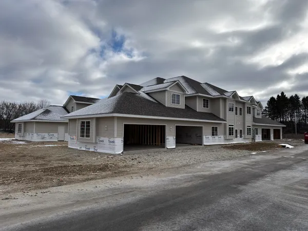 $389,900 | 1633 Grey Fox Trail, Unit F, Mukwonago, WI 53149