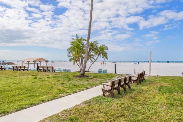 $1,000,000 | 5830 Midnight Pass Road, Unit T22, Sarasota, FL 34242