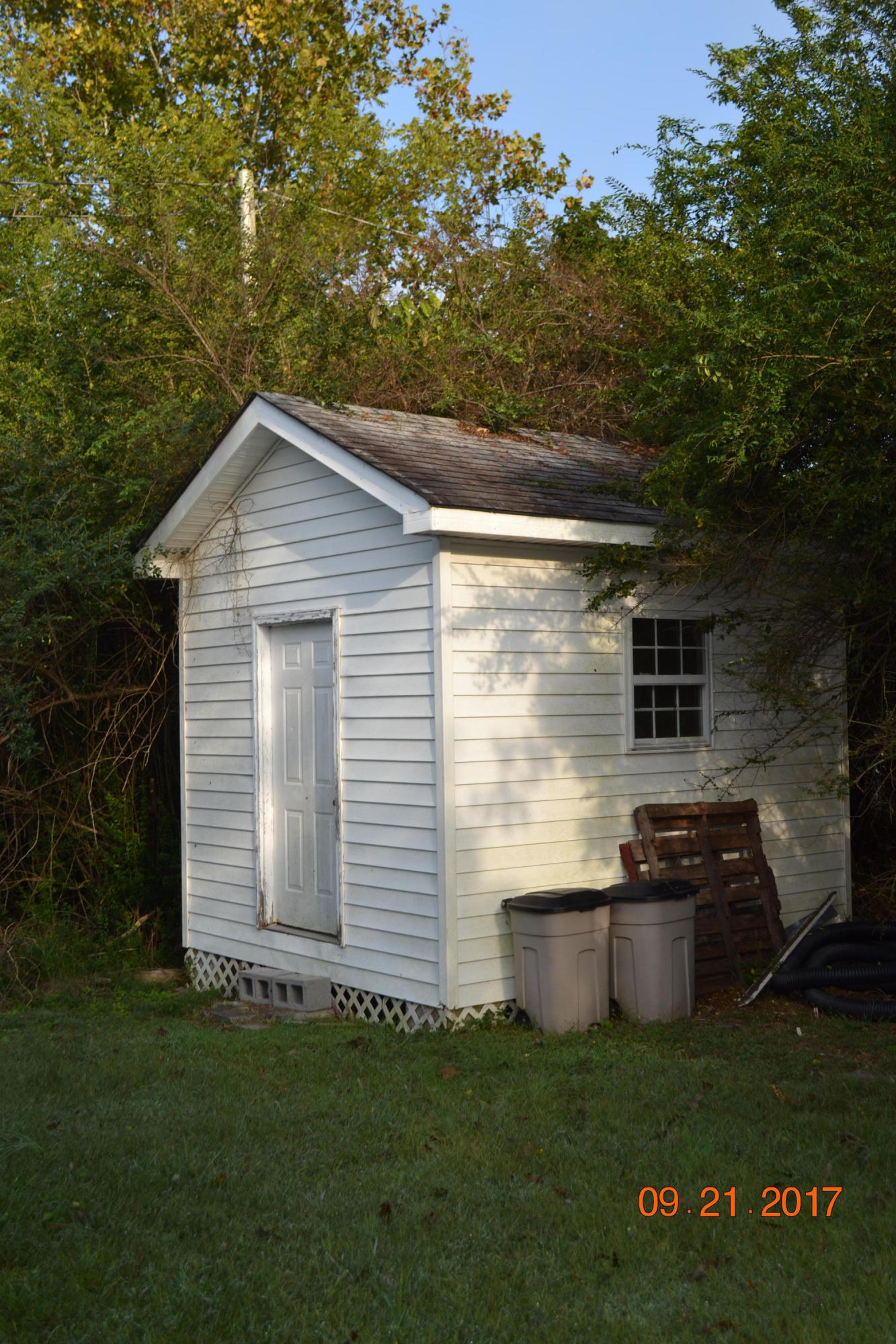 216 Haven Road Oliver Springs, TN 37840 - Photo 22 of 23 storage bldg