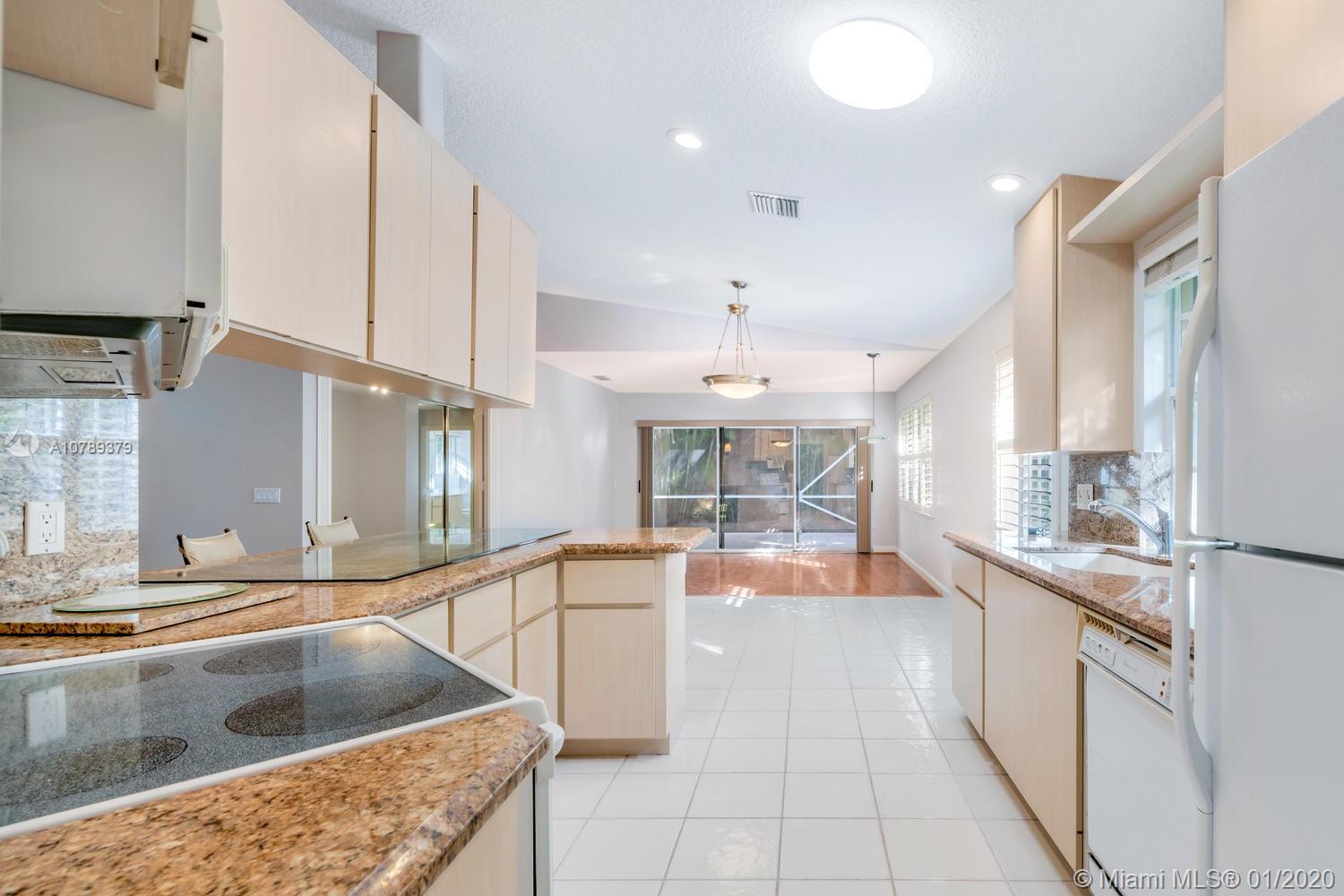 4047 Grove Point Road Palm Beach Gardens, FL 33410 - Photo 4 of 26 Kitchen