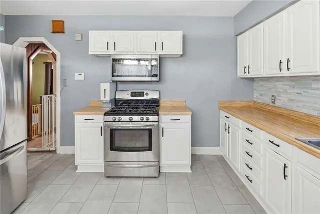 $375,000 | 83 4th Avenue, Woonsocket, RI 02895