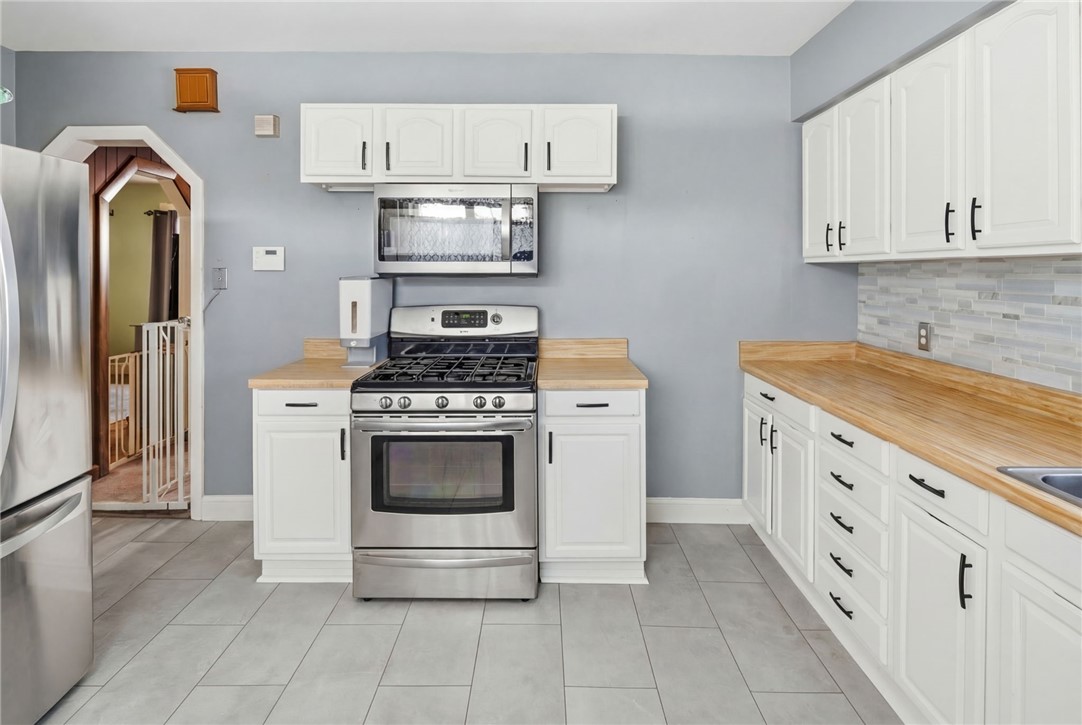 83 4th Avenue Woonsocket, RI 02895 - Photo 5 of 20