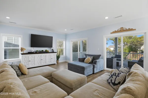 $2,000,000 | 1617 South Shore Drive, Surf City, NC 28445