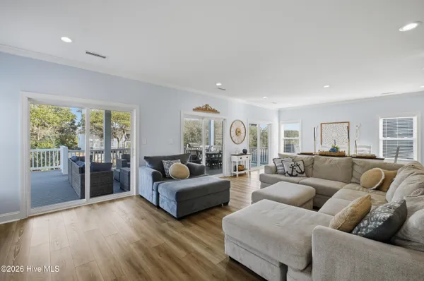 $2,000,000 | 1617 South Shore Drive, Surf City, NC 28445