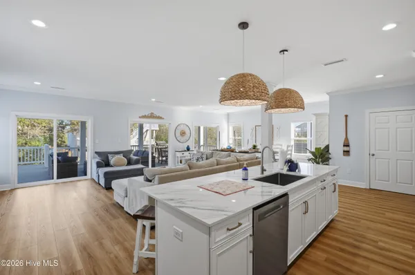 $2,000,000 | 1617 South Shore Drive, Surf City, NC 28445