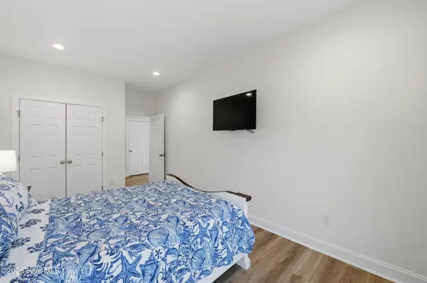 $2,000,000 | 1617 South Shore Drive, Surf City, NC 28445