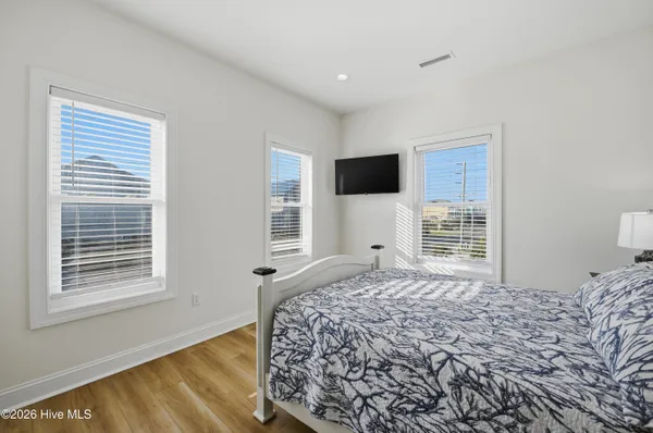 $2,000,000 | 1617 South Shore Drive, Surf City, NC 28445