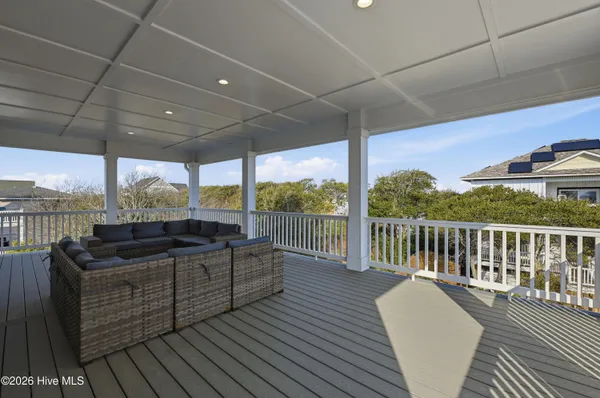 $2,000,000 | 1617 South Shore Drive, Surf City, NC 28445