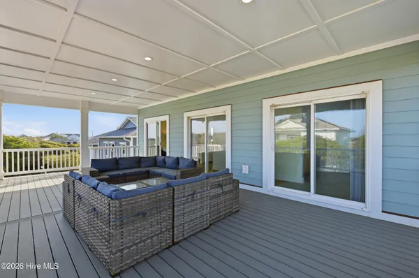 $2,000,000 | 1617 South Shore Drive, Surf City, NC 28445