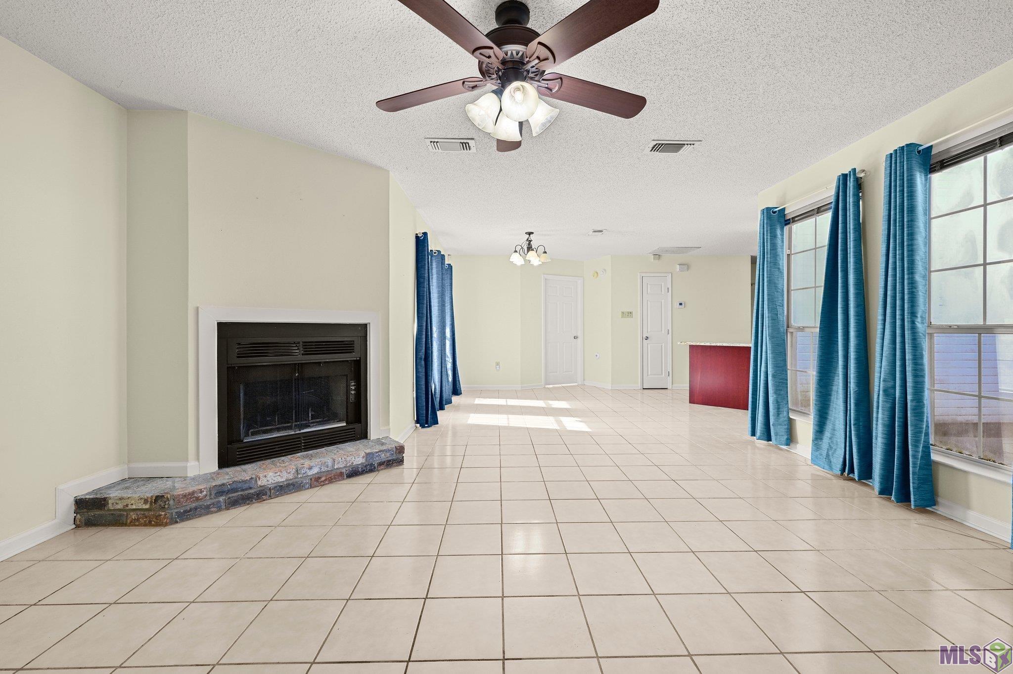 2074 Spring Ridge Avenue Baton Rouge, LA 70816 - Photo 6 of 17