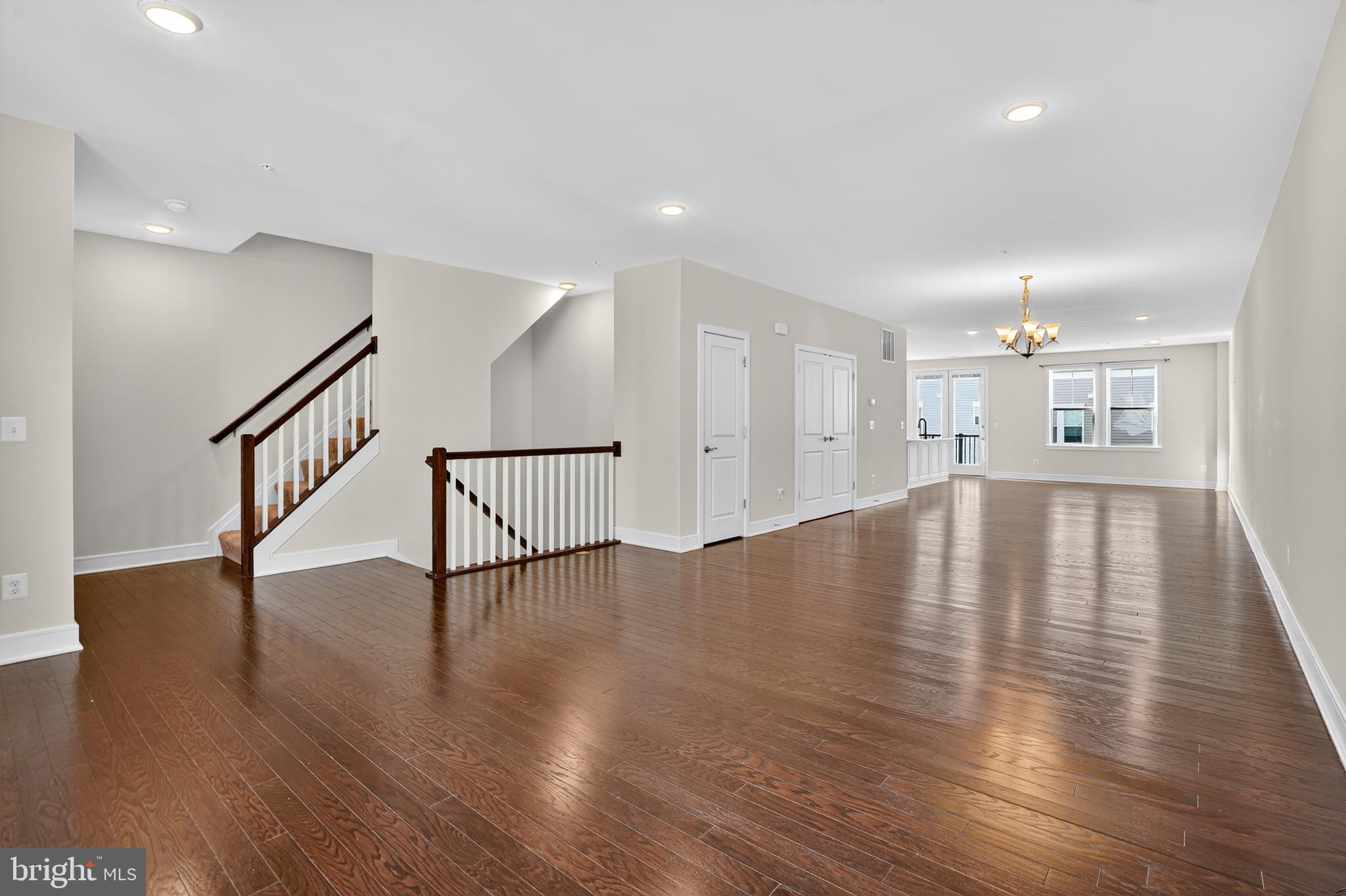 41956 Pickwick Mill Terrace Aldie, VA 20105 - Photo 10 of 47 Living Room