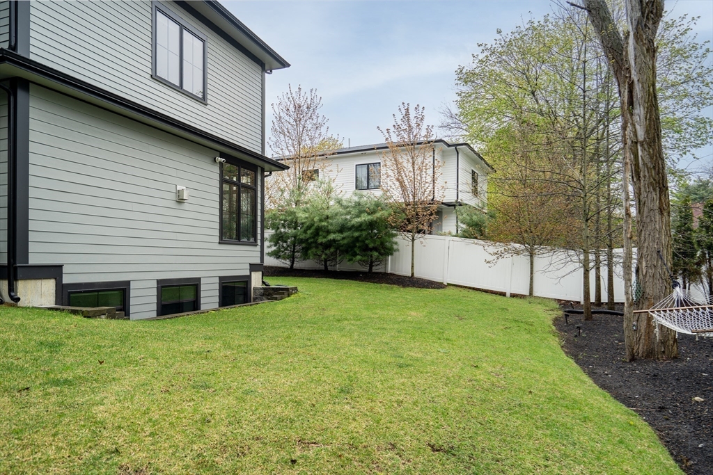 32 Lantern Lane Wellesley, MA 02481 - Photo 38 of 41